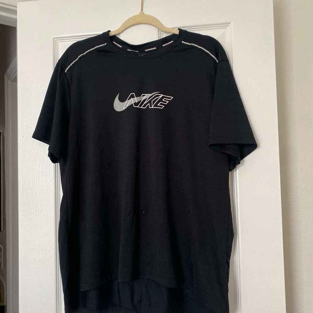 Nike Black Short Sleeve Tee with Swoosh Design